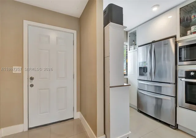 Photo 3 of Townhouse for sale at 21300 San Simeon Way #K2, Miami, FL 33179 | MLS# A11997257 | Listing updated on 2026-09-14