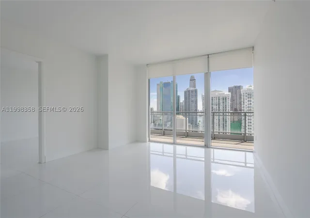 Photo 2 of Condo for sale at 92 Sw 3rd St #3512, Miami, FL 33130 | MLS# A11998358 | Listing updated on 2026-09-14