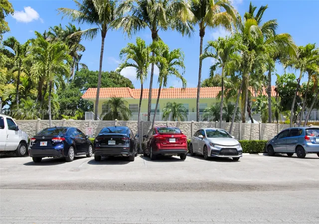Photo 2 of Condo for sale at 1125 16th Pl #208, Fort Lauderdale, FL 33305 | MLS# A11998114 | Listing updated on 2026-09-02