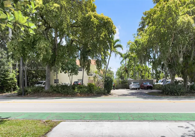 Photo 3 of Condo for sale at 1125 16th Pl #208, Fort Lauderdale, FL 33305 | MLS# A11998114 | Listing updated on 2026-09-02