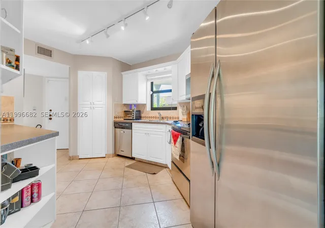 Photo 2 of Condo for sale at 6755 W Broward Blvd #405, Plantation, FL 33317 | MLS# A11996682 | Listing updated on 2026-08-30