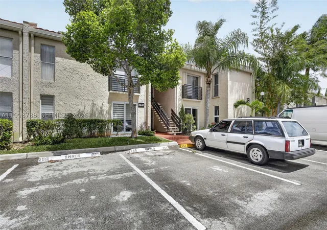 Photo 2 of Condo for sale at 5240 Ne 6th Ave #H26, Fort Lauderdale, FL 33334 | MLS# A11998788 | Listing updated on 2026-08-30