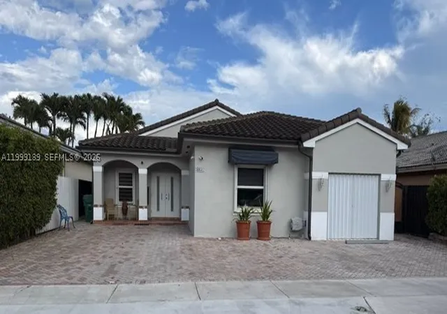 Photo 3 of Sale Pending at 6931 Sw 159th Pl, Miami, FL 33193 | MLS# A11999139 | Listing updated on 2026-09-08