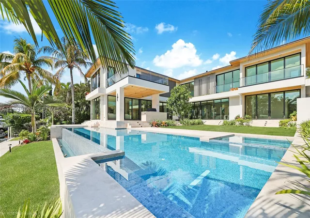 Photo 1 of Mansion for sale at 770 Lake Rd, Miami, FL 33137 | MLS# A11999662 | Listing updated on 2026-09-03