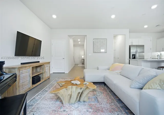Photo 4 of Townhouse for sale at 1628 Myrtle Oak Ter, Hollywood, FL 33021 | MLS# A11984883 | Listing updated on 2026-08-29