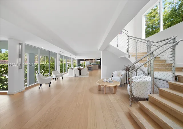 Photo 3 of Single family home for sale at 215 Palm Ave, Miami Beach, FL 33139 | MLS# A11998519 | Listing updated on 2026-09-02