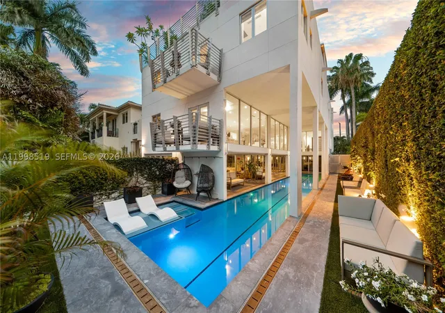 Photo 4 of Single family home for sale at 215 Palm Ave, Miami Beach, FL 33139 | MLS# A11998519 | Listing updated on 2026-09-02