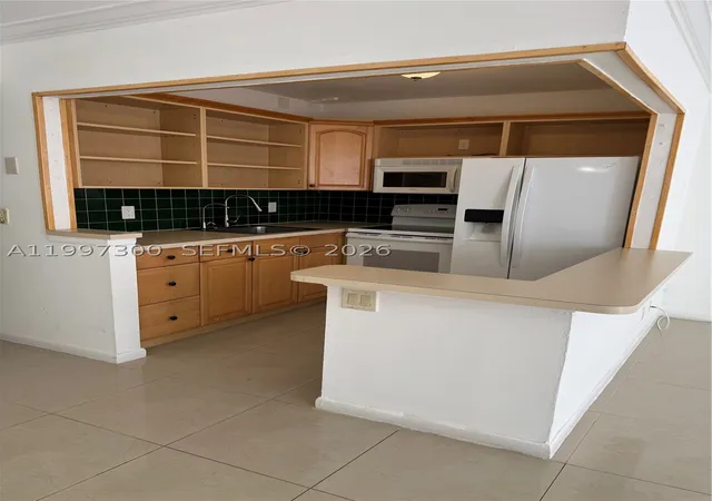 Photo 2 of Condo for sale at 162 Westbury J #162, Deerfield Beach, FL 33442 | MLS# A11997300 | Listing updated on 2026-09-08