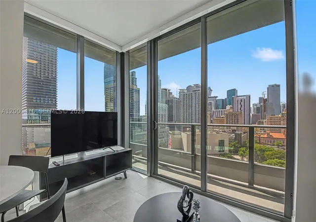 Listing Photo 4 - Condo for sale in building located at 121 Ne 25Th St, Miami, FL 33132 - Unit #1701