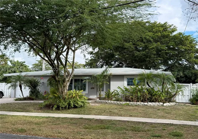 Photo 1 of Single family home for sale at 410 Sw 56th Ave, Plantation, FL 33317 | MLS# A11997367 | Listing updated on 2026-09-14