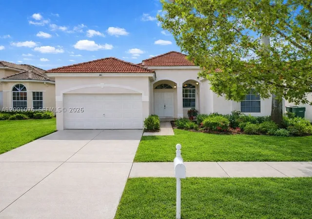 Photo 1 of Single family home for sale at 690 Se 30th Dr, Homestead, FL 33033 | MLS# A12001076 | Listing updated on 2026-09-04