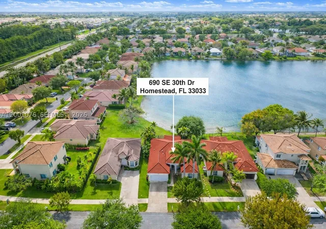 Photo 4 of Single family home for sale at 690 Se 30Th Dr, Homestead, FL 33033 | MLS# A12001076 | Listing updated on 2026-09-04