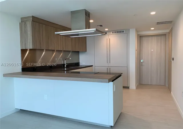 Photo 3 of Sale Pending at 1000 Brickell Plz #3904, Miami, FL 33131 | MLS# A12001673 | Listing updated on 2026-09-11