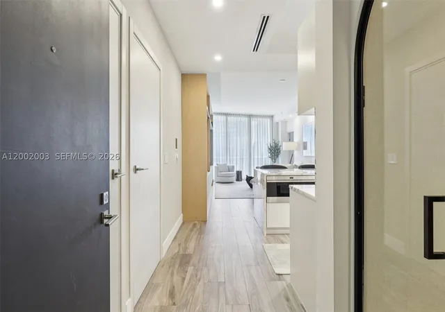 Photo 3 of Condo for sale at 801 S Miami Ave #4902, Miami, FL 33130 | MLS# A12002003 | Listing updated on 2026-10-06