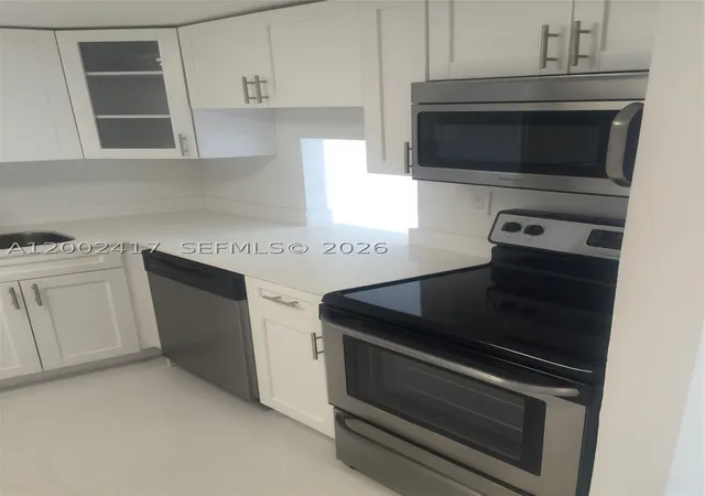 Photo 2 of Condo for sale at 6900 Bay Dr #5A, Miami Beach, FL 33141 | MLS# A12002417 | Listing updated on 2026-08-29