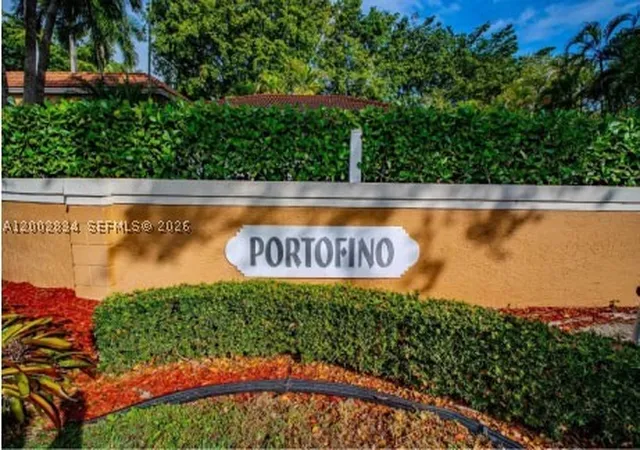 Photo 4 of Townhouse for sale at 11459 Lakeview Dr #7A, Coral Springs, FL 33071 | MLS# A12002834 | Listing updated on 2026-10-05