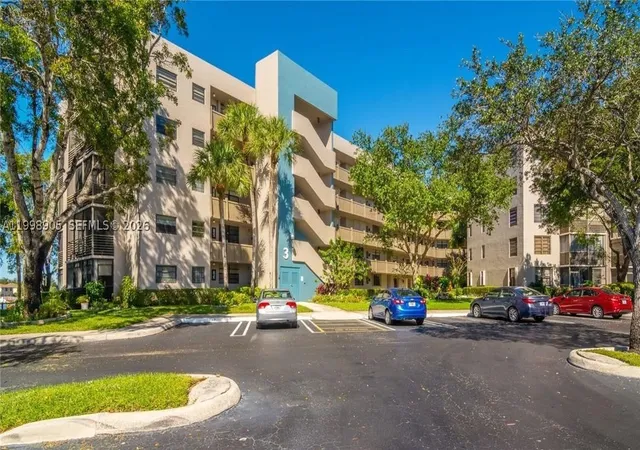 Photo 1 of Condo for sale at 1100 Colony Point Cir #105, Pembroke Pines, FL 33026 | MLS# A11998905 | Listing updated on 2026-09-29