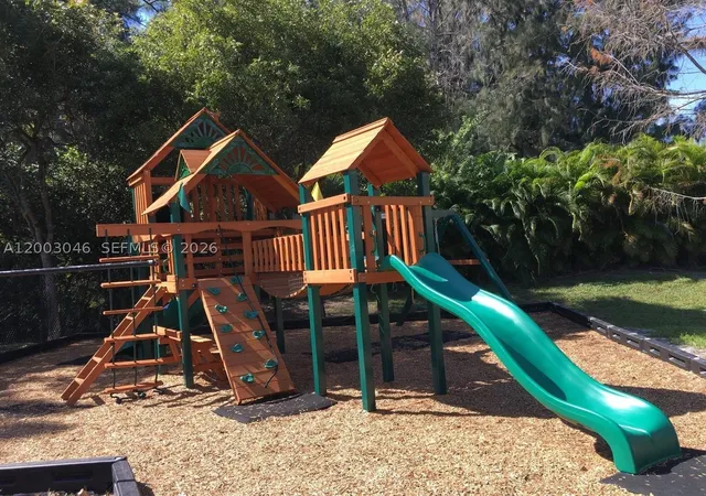 Photo 4 of Condo for sale at 4195 N Haverhill Rd #307, West Palm Beach, FL 33417 | MLS# A12003046 | Listing updated on 2026-10-06