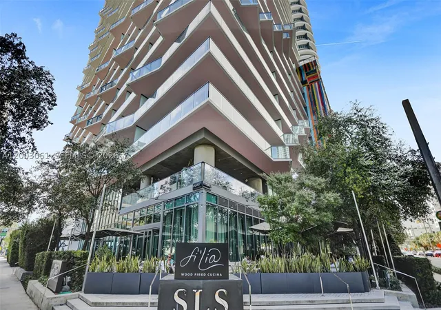 Photo 2 of Sale Pending at 1300 S Miami Ave #3111, Miami, FL 33130 | MLS# A12003061 | Listing updated on 2026-09-10