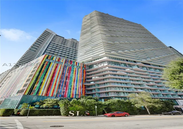 Photo 3 of Sale Pending at 1300 S Miami Ave #3111, Miami, FL 33130 | MLS# A12003061 | Listing updated on 2026-09-10
