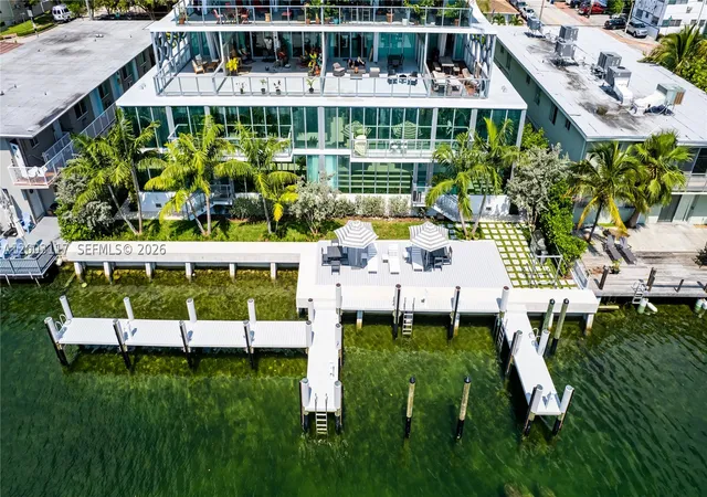 Photo 3 of House for sale at 8425 Crespi Blvd, Miami Beach, FL 33141 | MLS# A12003117 | Listing updated on 2026-09-30