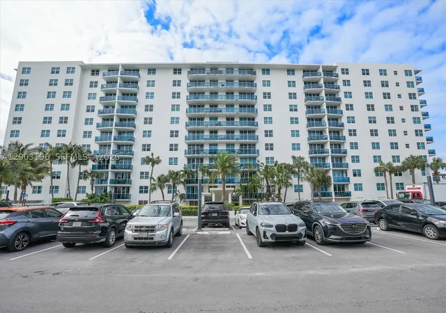 Photo 69 of Condo for sale at 7501 E Treasure Dr #4EF, North Bay Village, FL 33141 | MLS# A12003196 | Listing updated on 2026-10-06