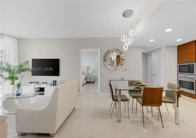 Listing Photo 4 - Condo for sale in building located at 485 Brickell Ave, Miami, FL 33131 - Unit #4501