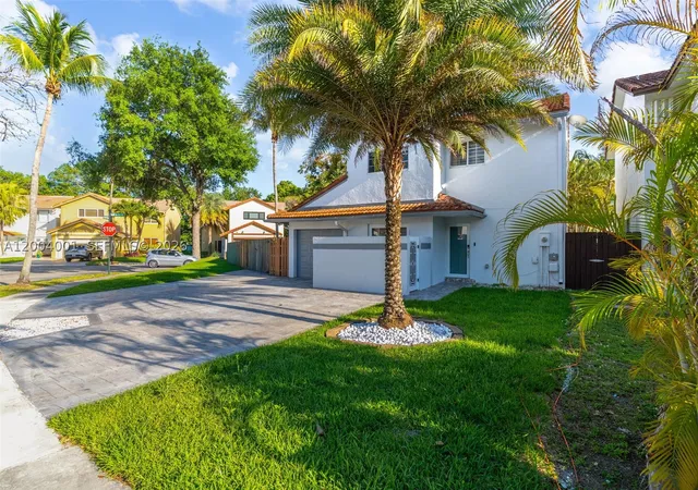 Photo 3 of Single family home for sale at 15134 Sw 94th Ter, Miami, FL 33196 | MLS# A12004001 | Listing updated on 2026-09-10
