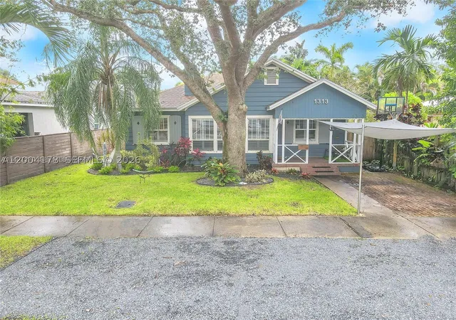 Photo 1 of Single family home for sale at 1313 Ne 3rd St, Fort Lauderdale, FL 33301 | MLS# A12004173 | Listing updated on 2026-09-08