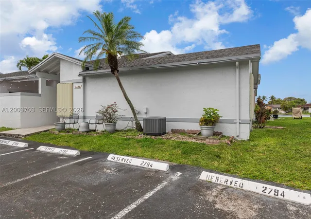 Listing Photo 4 - Condo for sale in building located at 6696 Sw 152Nd Pl, Miami, FL 33193 - Unit #27-96