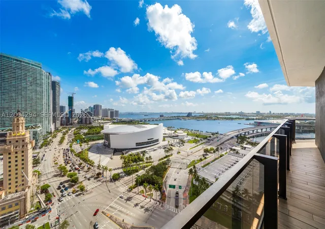 Photo 2 of Sale Pending at 398 Ne 5Th St #1809, Miami, FL 33132 | MLS# A12004294 | Listing updated on 2026-09-10