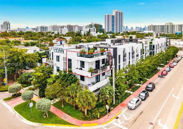 Sale Pending at 1030 15Th St #321, Miami Beach, FL 33139 | MLS# A12004580 | Listing updated on 2026-10-02