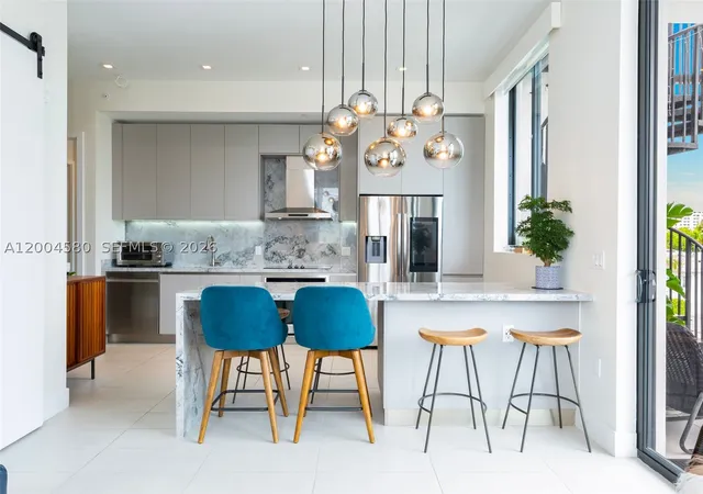 Photo 4 of Sale Pending at 1030 15Th St #321, Miami Beach, FL 33139 | MLS# A12004580 | Listing updated on 2026-10-02