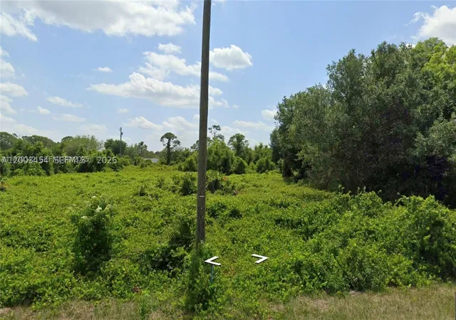 Photo 1 of Land for sale at 567 Ne Farrell Dr, Lake Placid, FL 33852 | MLS# A12003454 | Listing updated on 2026-08-27
