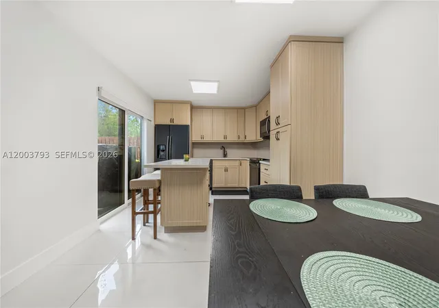 Photo 2 of Townhouse for sale at 4089 Forest Hill Dr, Cooper City, FL 33026 | MLS# A12003793 | Listing updated on 2026-09-10