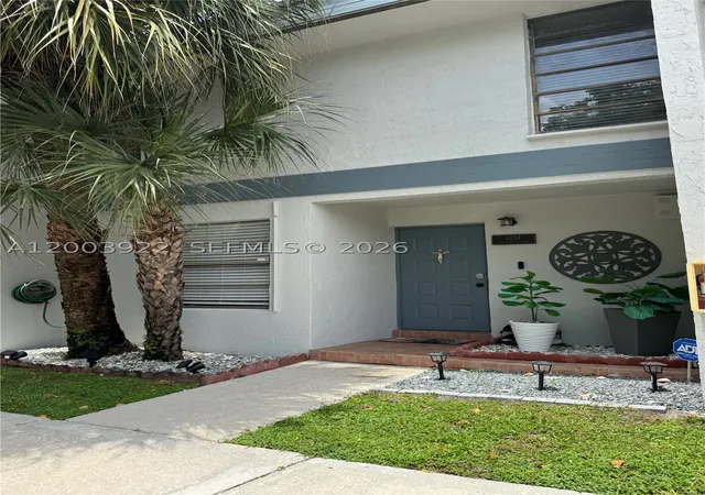 Photo 2 of Townhouse for sale at 9251 Nw 14th Ct #257, Pembroke Pines, FL 33024 | MLS# A12003922 | Listing updated on 2026-09-01