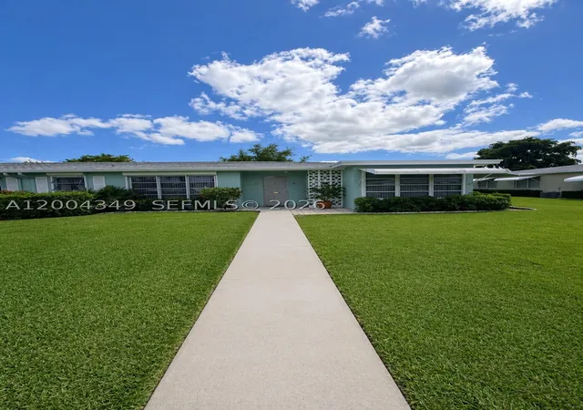 Photo 1 of Condo for sale at 200 High Point Ct E #D, Delray Beach, FL 33445 | MLS# A12004349 | Listing updated on 2026-08-29