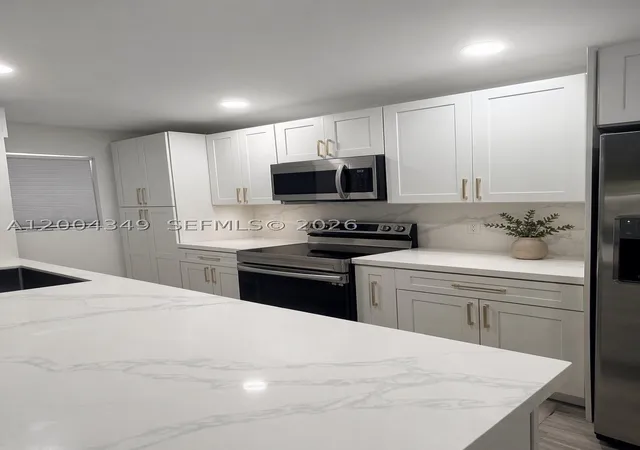 Photo 2 of Condo for sale at 200 High Point Ct E #D, Delray Beach, FL 33445 | MLS# A12004349 | Listing updated on 2026-08-29