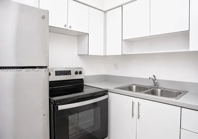 Photo 4 of House for sale at 2206 Fillmore St #1-10, Hollywood, FL 33020 | MLS# A12003504 | Listing updated on 2026-08-29