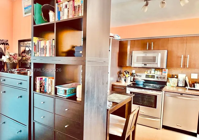 Listing Photo 4 - Condo for sale in building located at 1150 Ne 191St St, Miami, FL 33179 - Unit #38