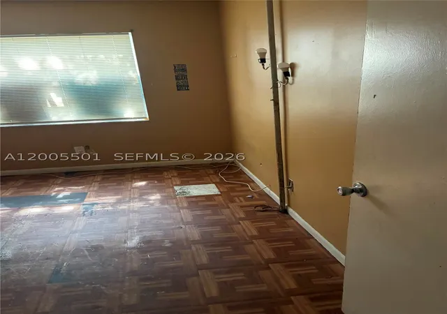 Listing Photo 4 - Condo for sale in building located at 3820 Sw 60Th Ter, Davie, FL 33314 - Unit #1