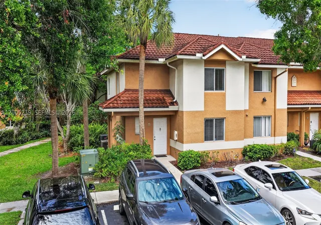 Photo 2 of Condo for sale at 845 Nw 91st Ter, Plantation, FL 33324 | MLS# A12005219 | Listing updated on 2026-09-03