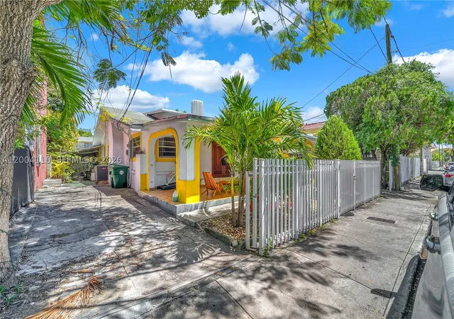 Photo 1 of Single family home for sale at 219 Sw 6th Ave, Miami, FL 33130 | MLS# A12004110 | Listing updated on 2026-09-10