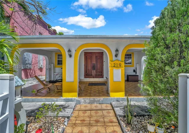 Photo 3 of Single family home for sale at 219 Sw 6th Ave, Miami, FL 33130 | MLS# A12004110 | Listing updated on 2026-09-10