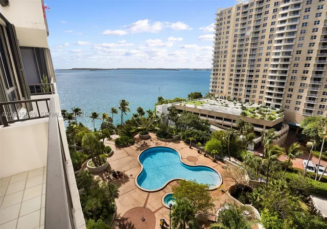 Photo 2 of Sale Pending at 520 Brickell Key Dr #A1001, Miami, FL 33131 | MLS# A12005889 | Listing updated on 2026-09-14