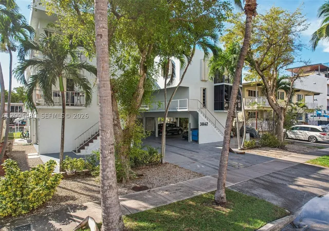 Photo 3 of Sale Pending at 3862 Ne 171st St #E, North Miami Beach, FL 33160 | MLS# A12004480 | Listing updated on 2026-09-18