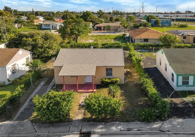 Photo 3 of Single family home for sale at 562 W 4th St, Riviera Beach, FL 33404 | MLS# A12006493 | Listing updated on 2026-09-28