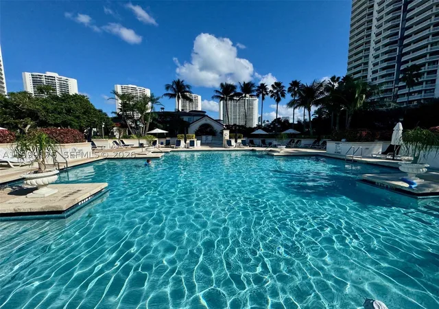Listing Photo 2 - Condo for sale in building located at 2000 Island Blvd, Aventura, FL 33160 - Unit #1801