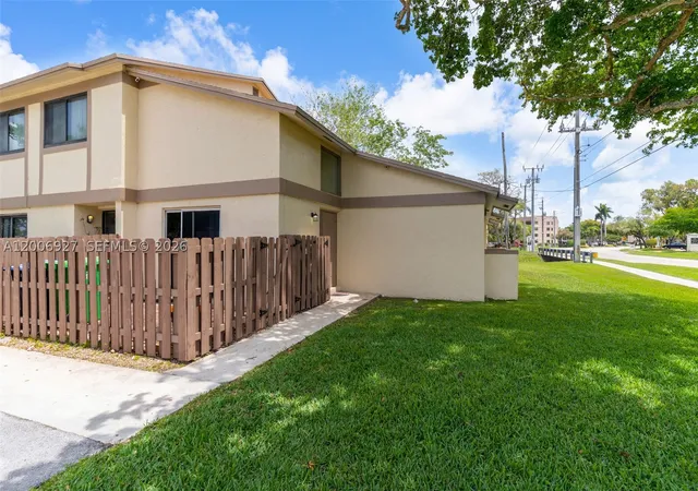 Photo 3 of Townhouse for sale at 2950 Nw 106th Ave #10, Sunrise, FL 33322 | MLS# A12006927 | Listing updated on 2026-09-03