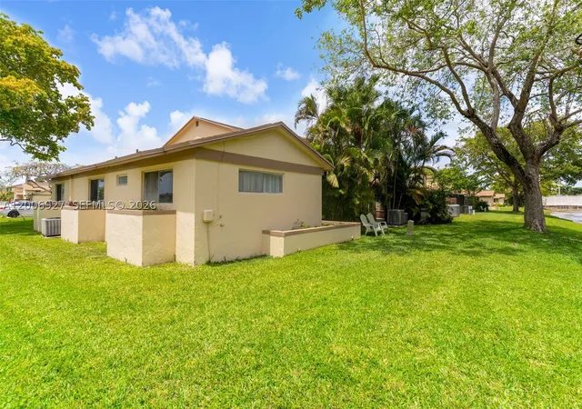 Listing Photo 5 - Condo for sale in building located at 2950 Nw 106Th Ave, Sunrise, FL 33322 - Unit #10